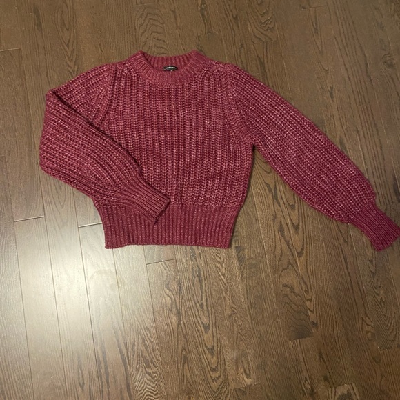 Beautiful sweater - Picture 4 of 5